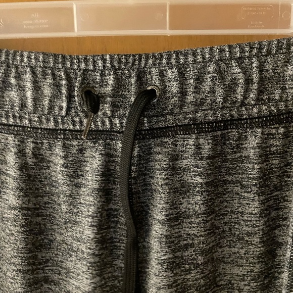 Ladies UA joggers - Picture 5 of 8